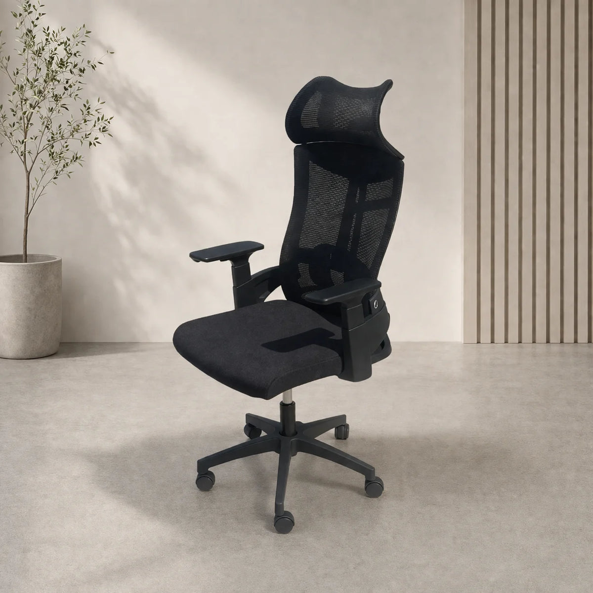 Ergonomic Black Mesh Office Chair – view 2