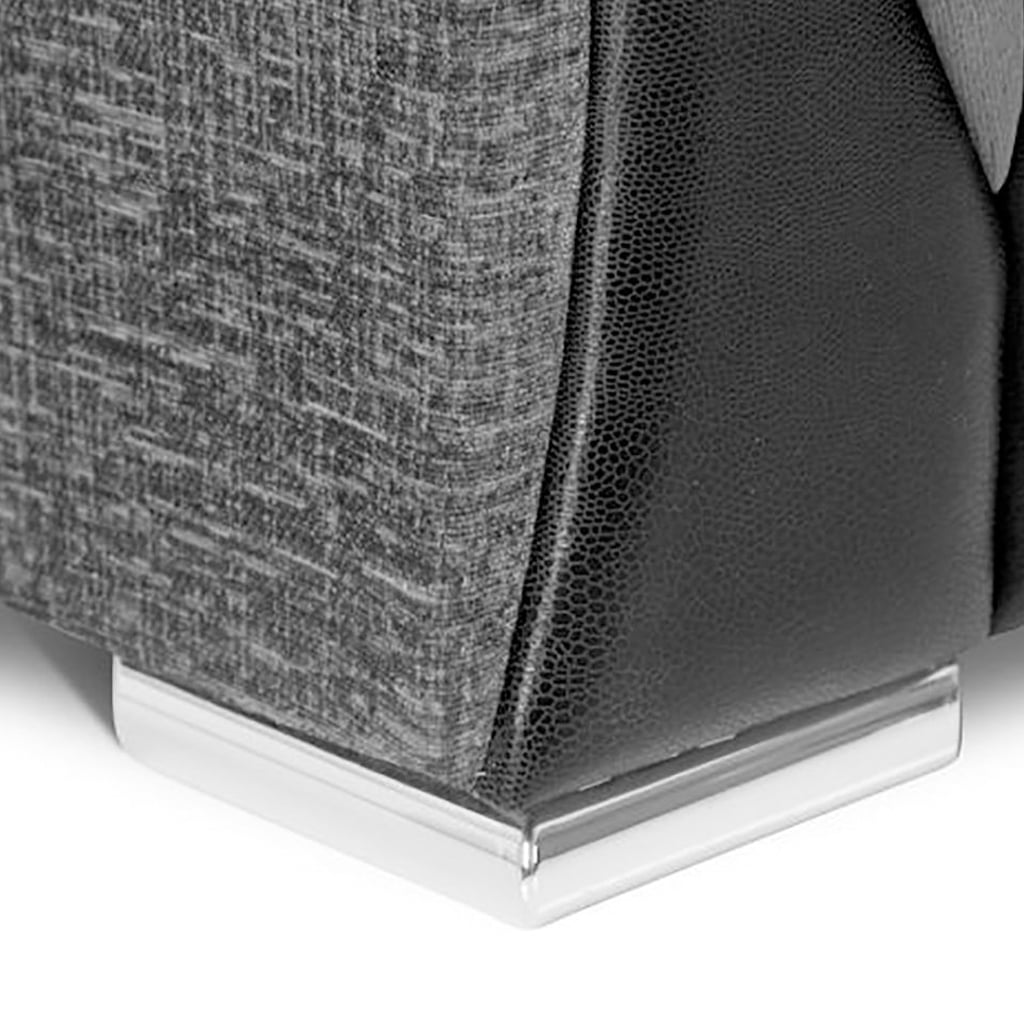 Farrow sofa – chrome legs